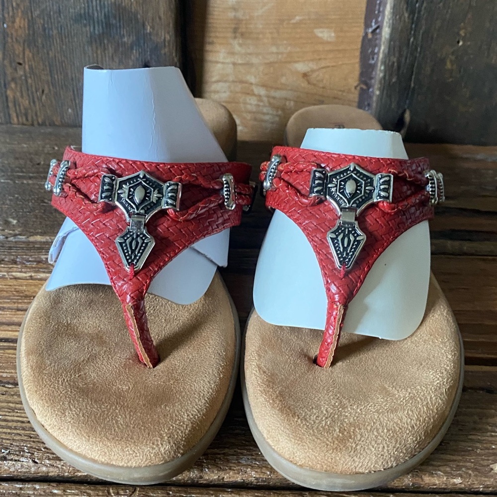 Rialto Comfort “Bailee” Sandals - Picture 3 of 5